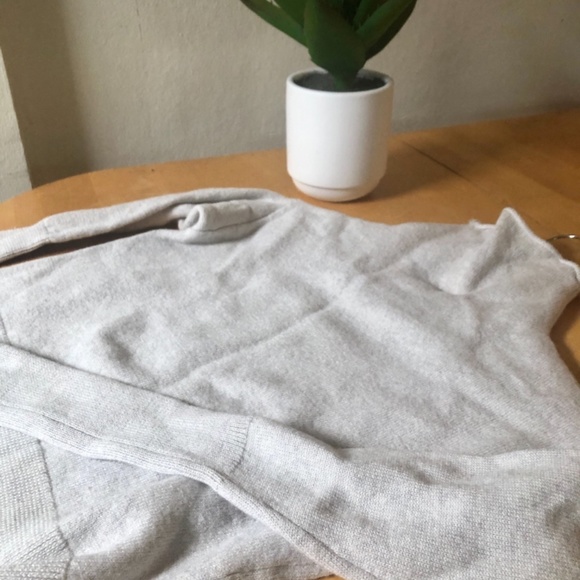 Wilfred 100% wool mockeck /turtleneck sweater - Picture 5 of 5